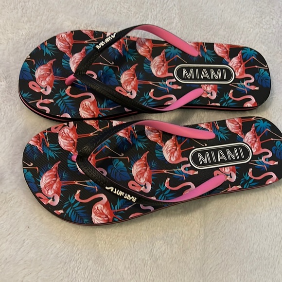 Miami flipflops size 7